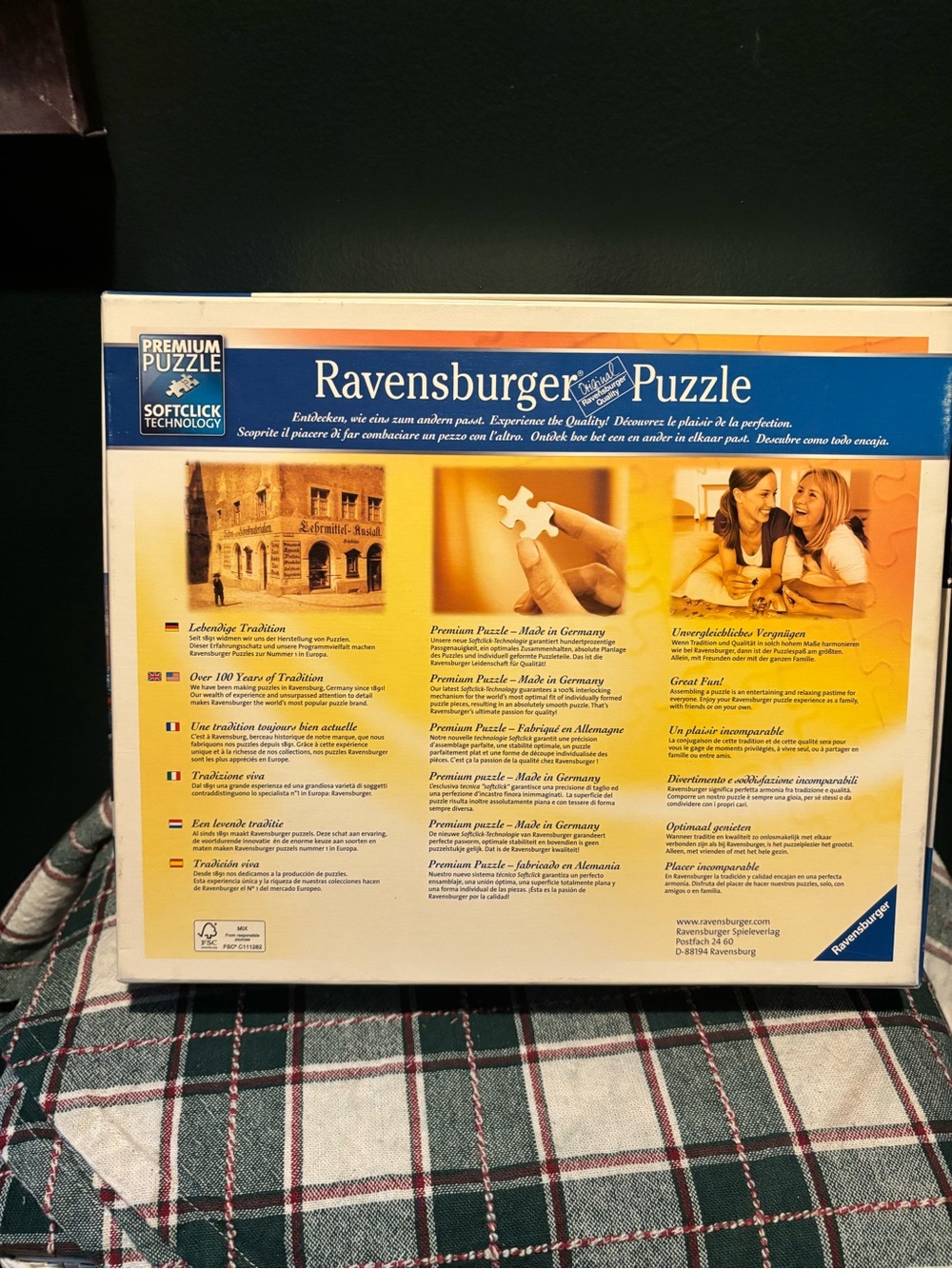 Ravensburger 500-Piece Sitting Room Parlor Scene Puzzle - Soft Click - Picture 2 of 4